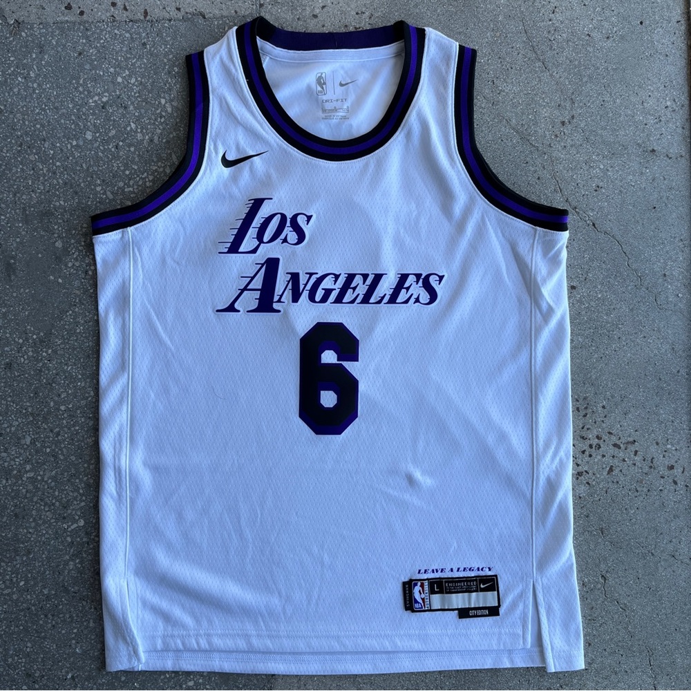 Nike Youth City Edition Los Angeles Lakers LeBron James Swingman Jersey NWT